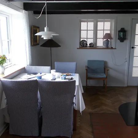 펜션 Paradiset Holiday House Blans (Lolland)